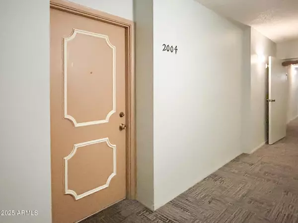 Phoenix, AZ 85016,3033 E DEVONSHIRE Avenue #2004