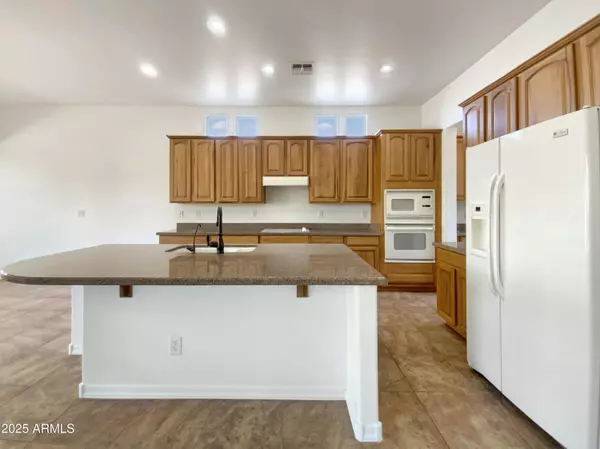 42950 W MISTY MORNING Lane Maricopa, AZ 85138