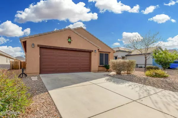 San Tan Valley, AZ 85143,943 W DESERT CANYON Drive