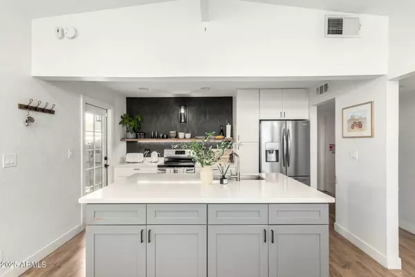 Mesa, AZ 85201,901 W HEATHER Drive