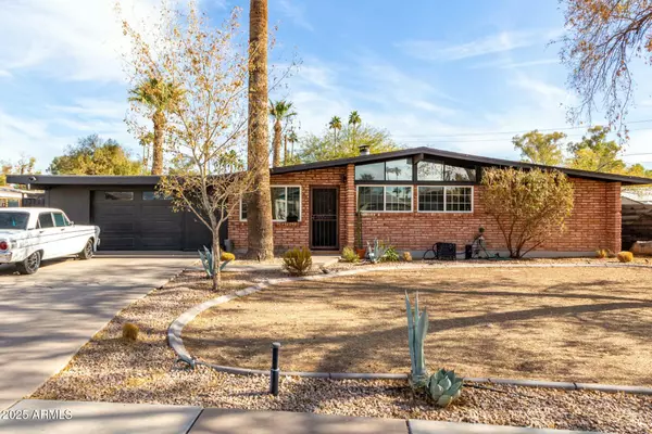 901 W HEATHER Drive, Mesa, AZ 85201