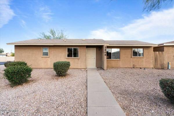 Tempe, AZ 85288,2606 E OAKLEAF Drive