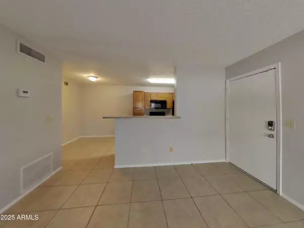 Mesa, AZ 85210,623 W GUADALUPE Road #112