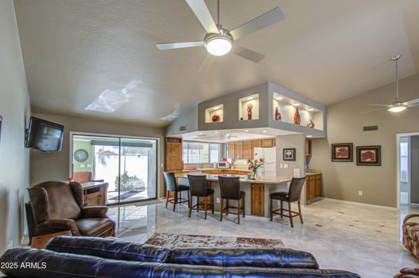 Mesa, AZ 85206,1404 LEISURE WORLD --