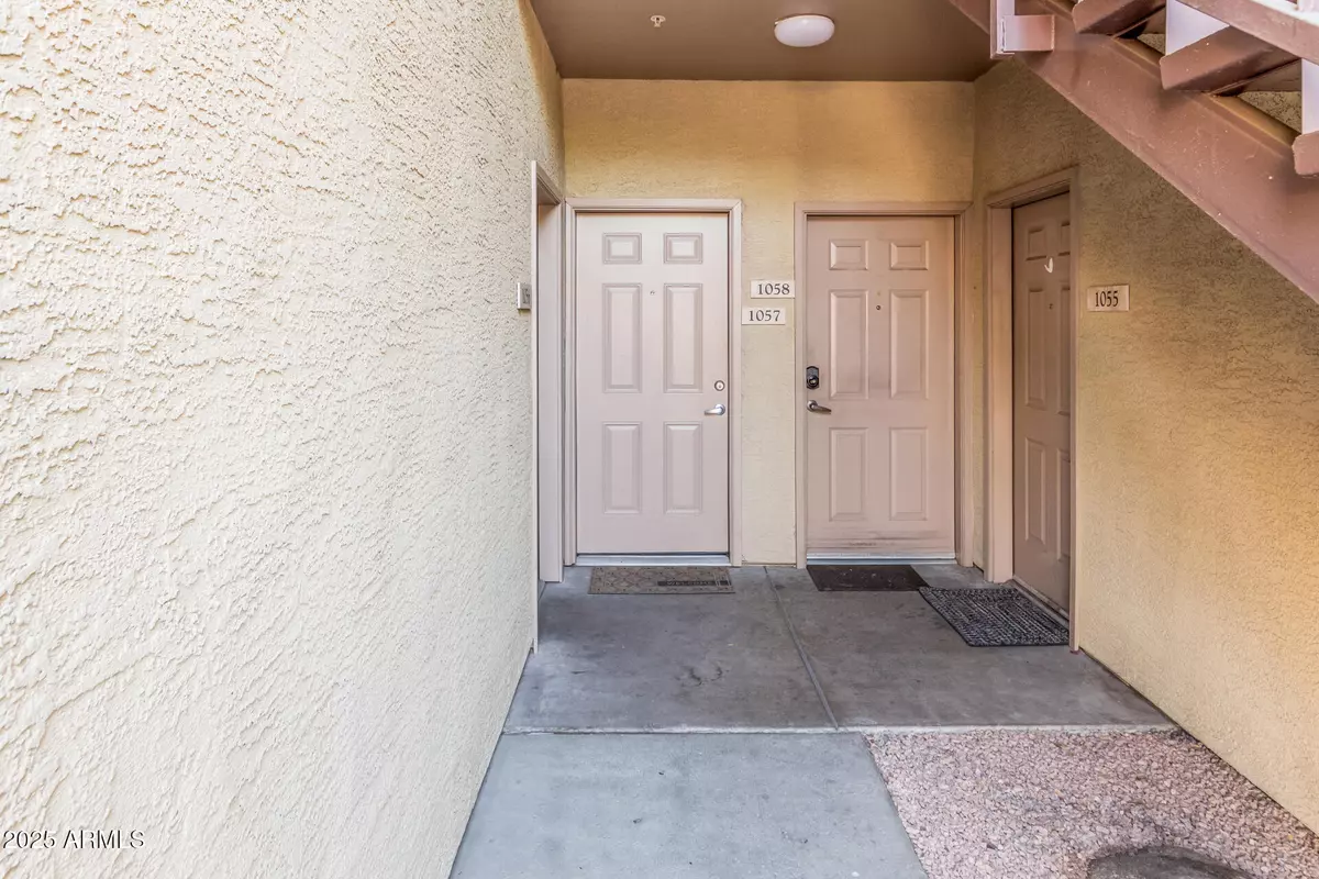 Phoenix, AZ 85032,18416 N CAVE CREEK Road #1057