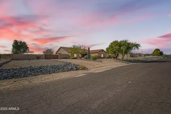 2345 W DIXON Lane, San Tan Valley, AZ 85144