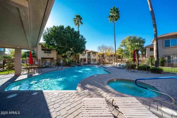 Glendale, AZ 85308,7401 W ARROWHEAD CLUBHOUSE Drive #2011