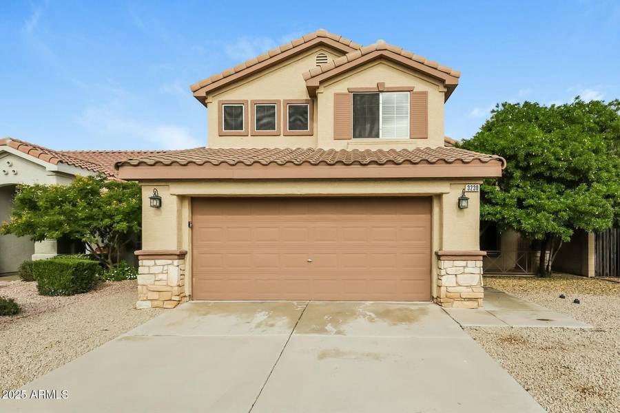 3230 E WAHALLA Lane, Phoenix, AZ 85050