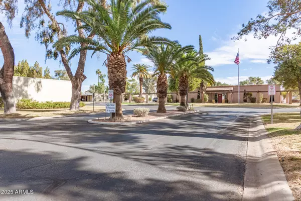 Mesa, AZ 85205,131 N HIGLEY Road #215