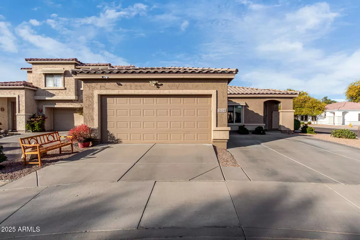 Chandler, AZ 85249,2528 E LA COSTA Drive