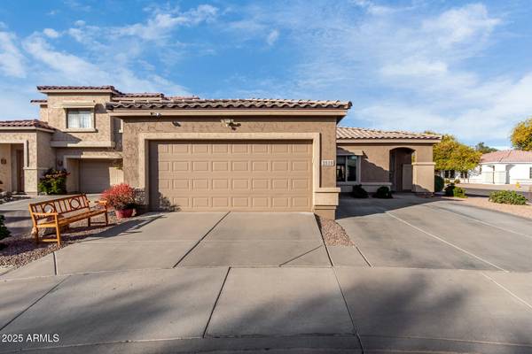 2528 E LA COSTA Drive, Chandler, AZ 85249