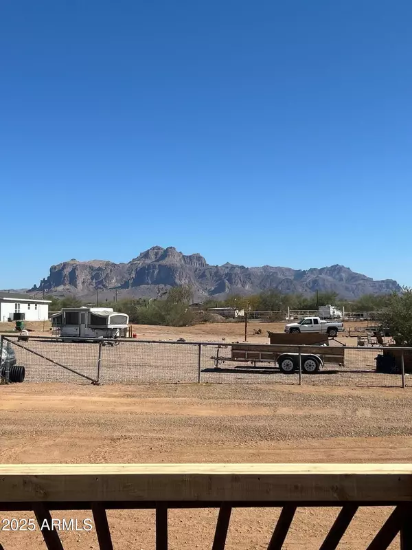 Apache Junction, AZ 85120,925 W TEPEE Street