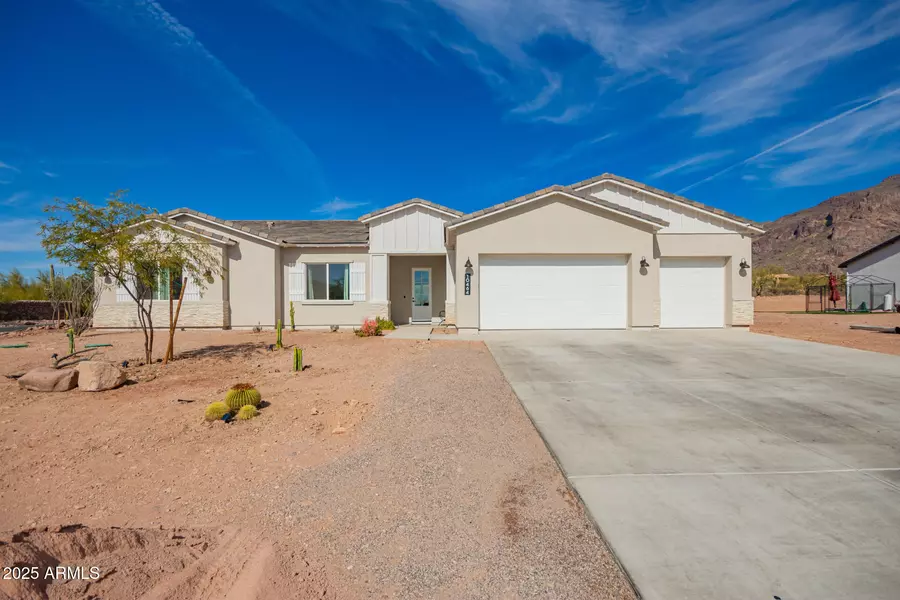 10464 Magnolia Road, Gold Canyon, AZ 85118