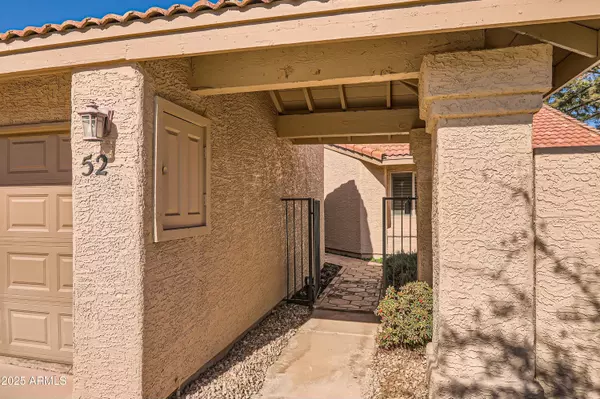 Mesa, AZ 85201,945 N PASADENA -- #52