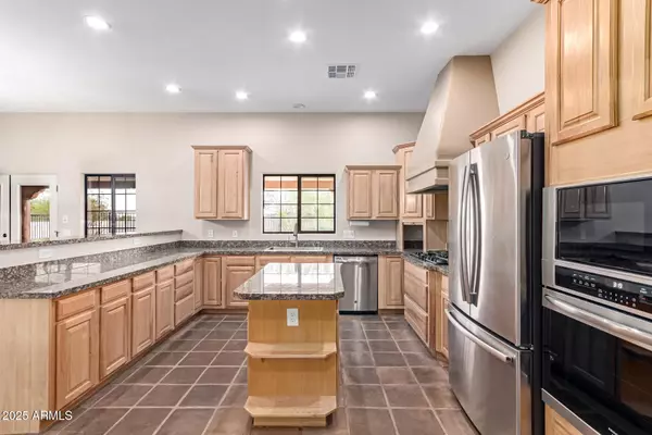 19927 W MEADOWBROOK Avenue Litchfield Park, AZ 85340