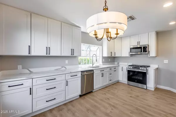 9513 E HERCULES Drive Sun Lakes, AZ 85248