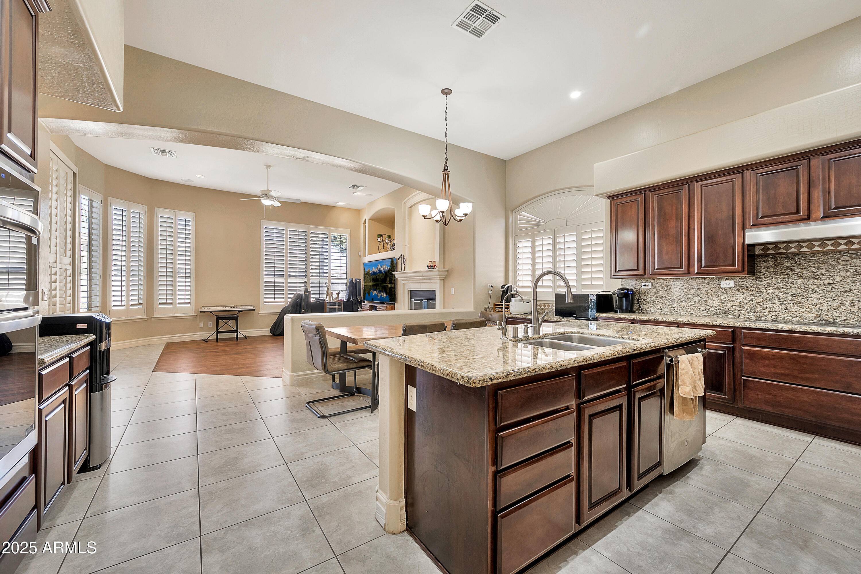 Chandler, AZ 85248,1738 W YOSEMITE Place