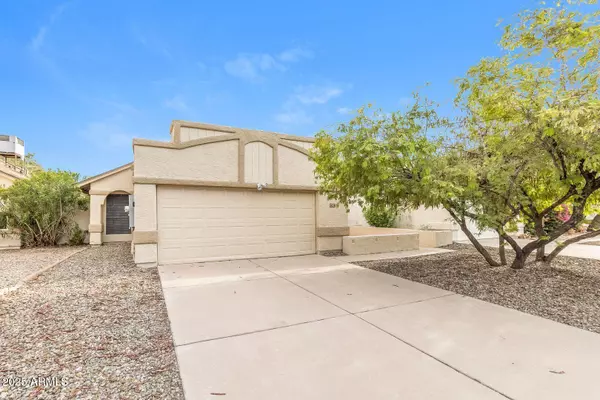 1038 W ESTRELLA Drive, Chandler, AZ 85224