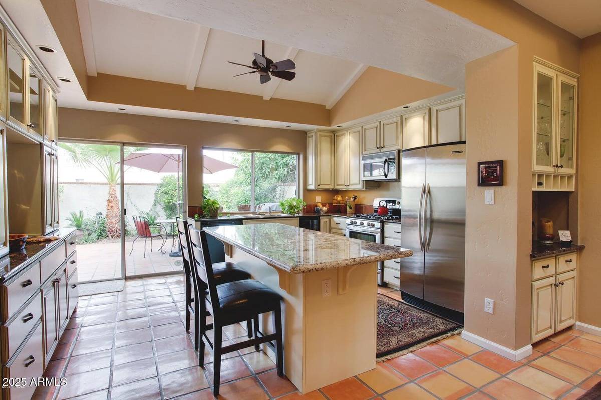 Paradise Valley, AZ 85253,5824 N SCOTTSDALE Road