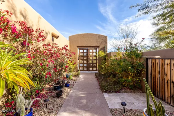 Carefree, AZ 85377,8502 E CAVE CREEK Road #53