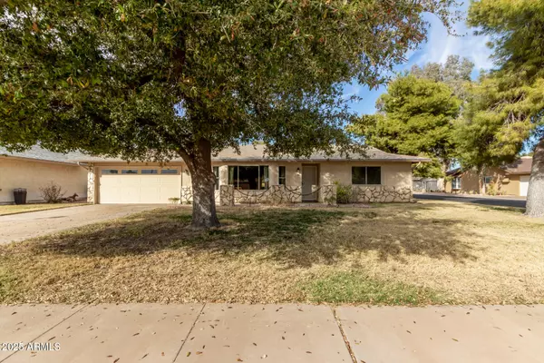 628 LEISURE WORLD --, Mesa, AZ 85206