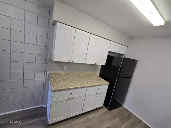 Phoenix, AZ 85029,2038 W CACTUS Road