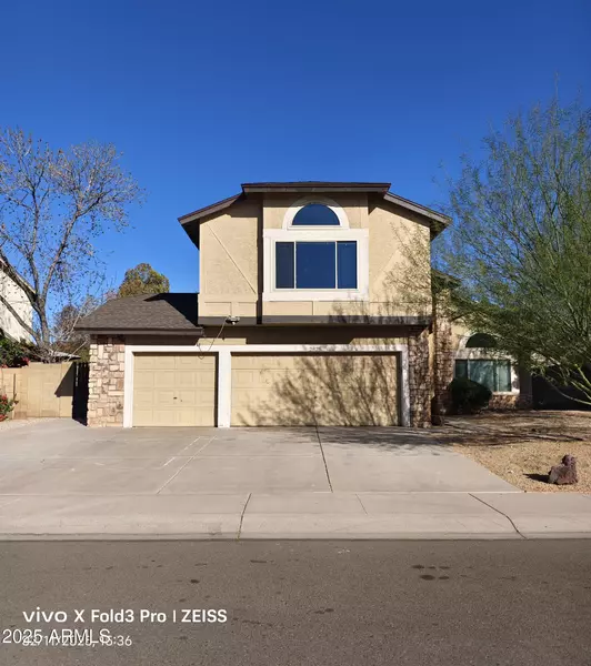 2825 N VILLAS Lane N, Chandler, AZ 85224