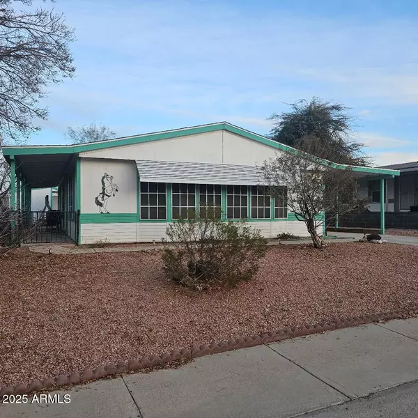 685 Smoketree Street,  Wickenburg,  AZ 85390