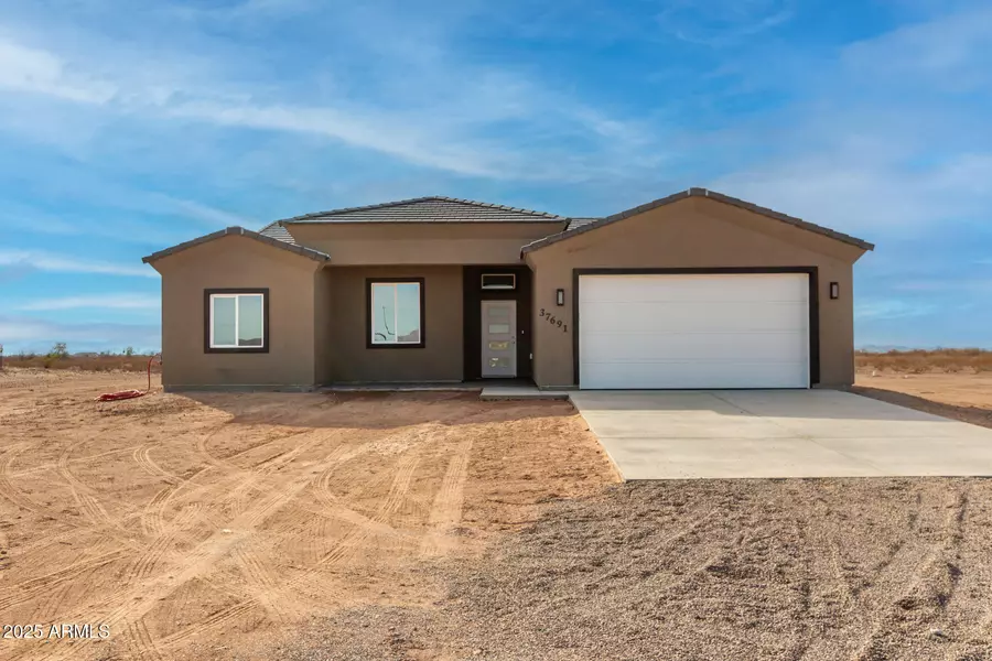 37691 W VERMONT Avenue, Tonopah, AZ 85354