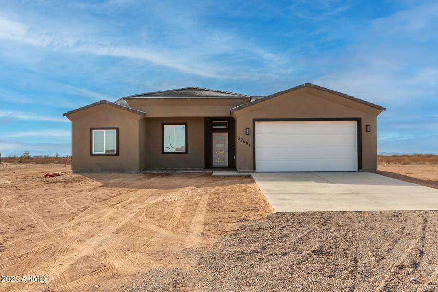 37691 W VERMONT Avenue, Tonopah, AZ 85354