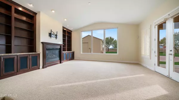 5225 W DESERT Drive Laveen, AZ 85339