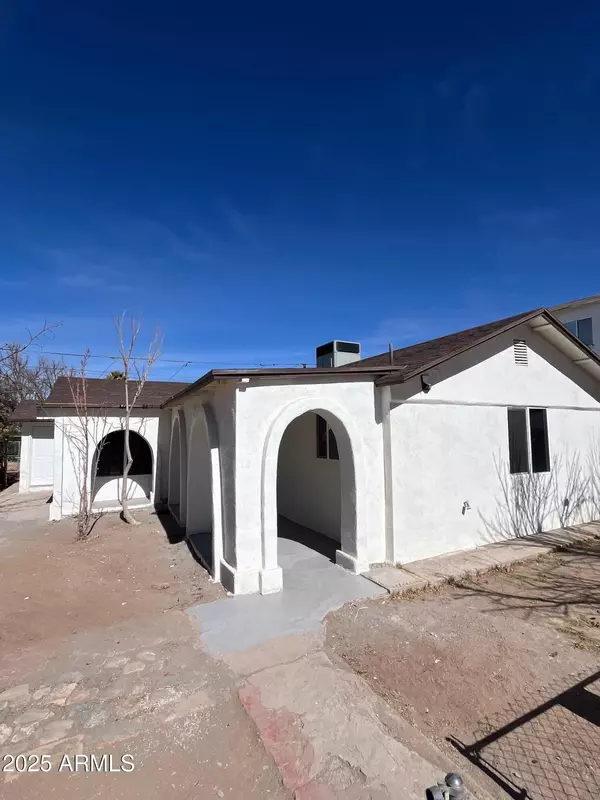 Douglas, AZ 85607,828 E 5TH Street