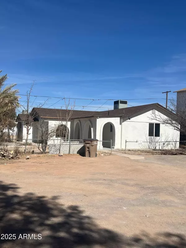 828 E 5TH Street, Douglas, AZ 85607