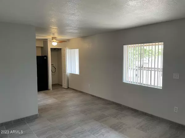 Phoenix, AZ 85020,1222 E MOUNTAIN VIEW Road #112,211