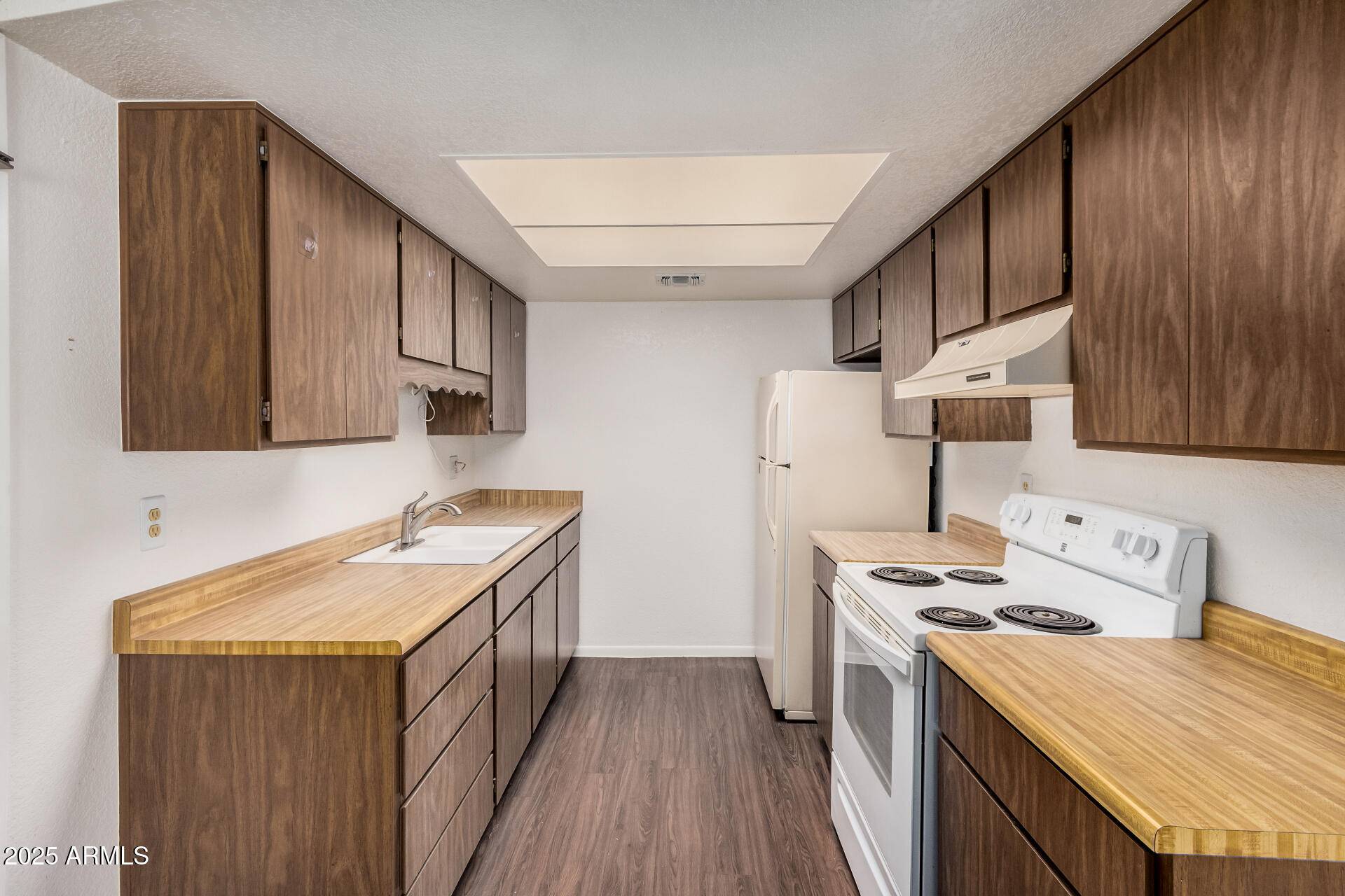 Peoria, AZ 85345,10119 N 96TH Avenue #B