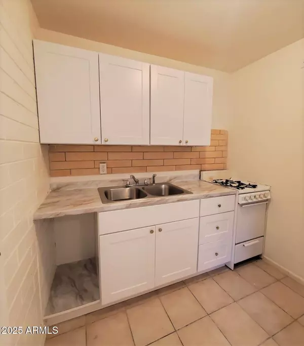 Phoenix, AZ 85029,1519 W DESERT COVE Avenue