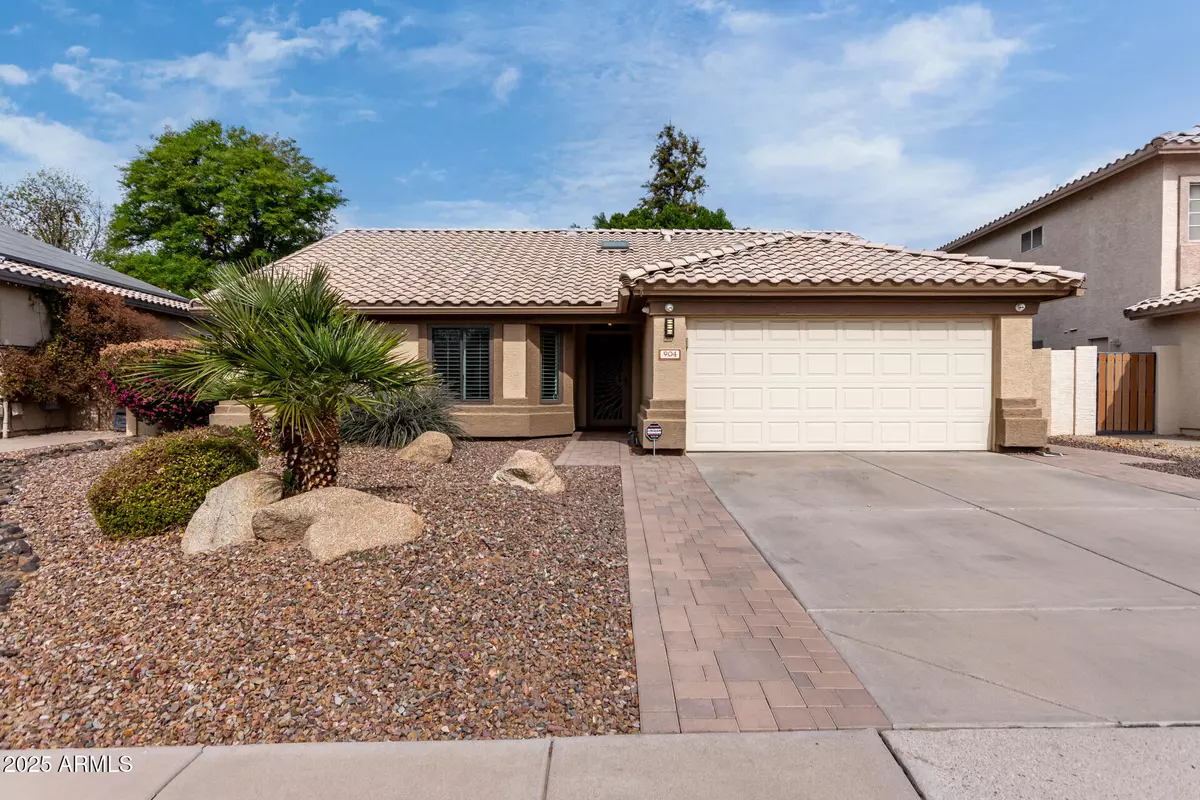 Gilbert, AZ 85233,904 W HORSESHOE Avenue