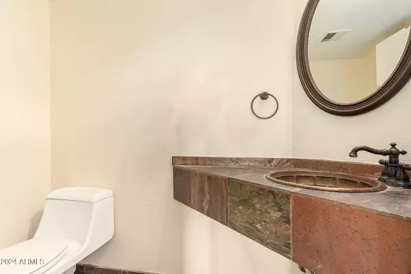 Scottsdale, AZ 85251,7755 E THOMAS Road #7