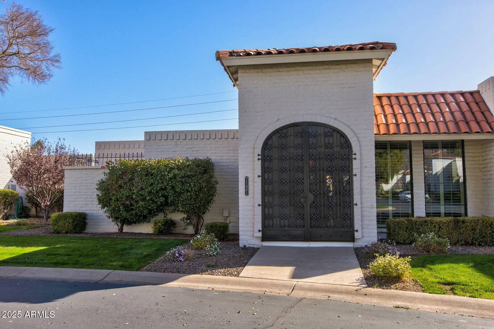 Paradise Valley, AZ 85253,7121 E MCDONALD Drive