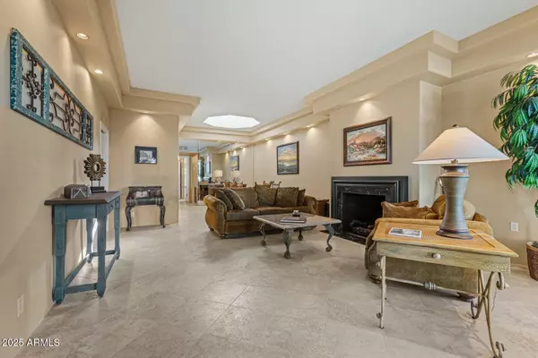 Paradise Valley, AZ 85253,7121 E MCDONALD Drive