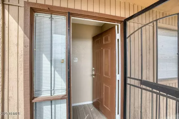 Phoenix, AZ 85031,3810 N MARYVALE Parkway #2087