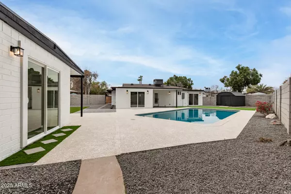 Phoenix, AZ 85014,1326 E CATALINA Drive