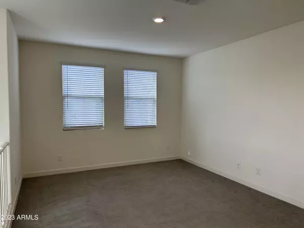 Phoenix, AZ 85022,932 E ANDERSON Avenue