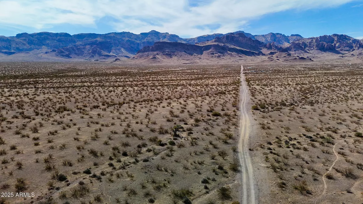 Golden Valley, AZ 86413,0 W Wingate Dr. Lot D (7.5 acres) -- #-
