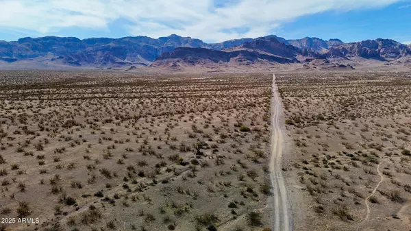 Golden Valley, AZ 86413,0 W Wingate Dr. Lot E (7.5 acres) -- #-