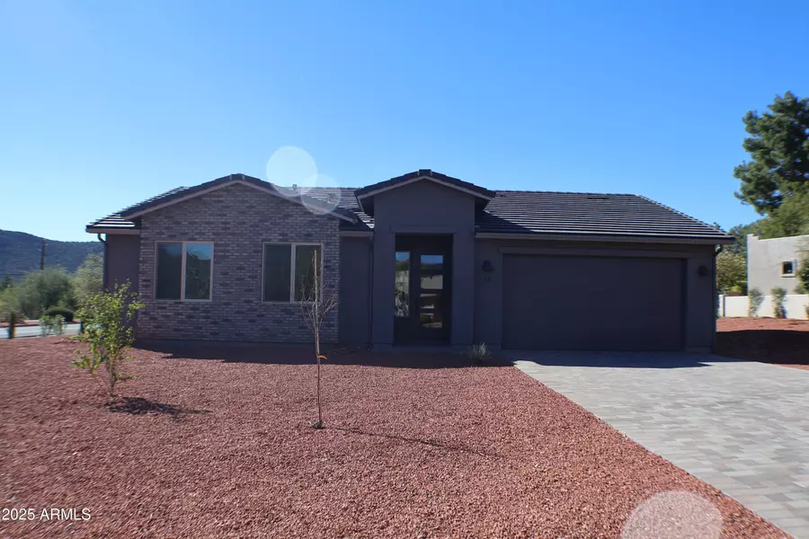 15 CREEK ROCK Circle, Sedona, AZ 86351