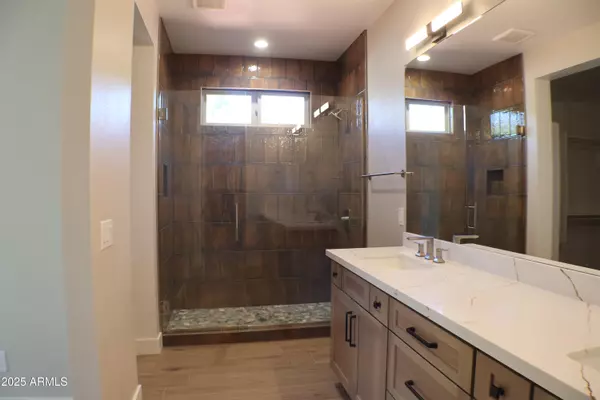 Sedona, AZ 86351,15 CREEK ROCK Circle