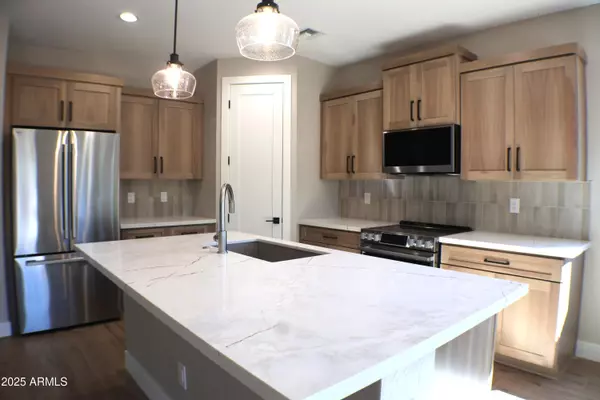 Sedona, AZ 86351,15 CREEK ROCK Circle