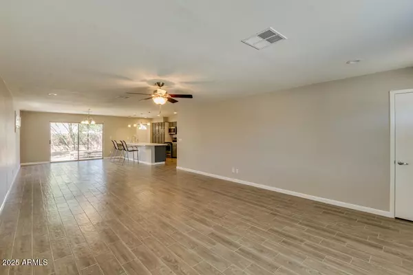 Tempe, AZ 85282,332 E MALIBU Drive