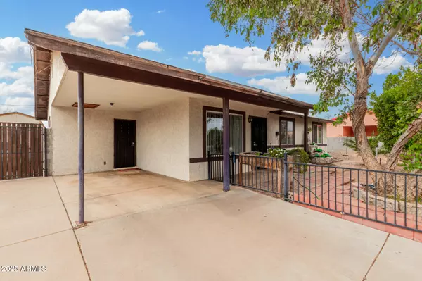 Apache Junction, AZ 85120,1004 S IRONWOOD Drive